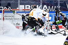 Eishockey, Herren, DEL, Saison 2020-2021, Straubing Tigers - Grizzlys Wolfsburg, 16.04.2021