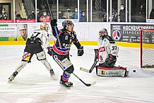 Herren, Eishockey, Oberliga-Süd, Saison 2021-2022, 35. Spieltag, Deggendorfer SC - ECDC Memmingen Indians,  04.02.2022
