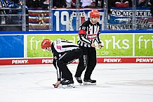 Eishockey, Herren, DEL, Saison 2021-2022, Playoff, Viertelfinale, Spiel 1, Straubing Tigers - Adler Mannheim, 10.04.2022