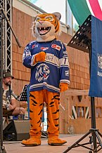 Eishockey, Herren, DEL, Penny DEL, Saison 2023-2024, Straubing Tigers, Mannschaftsvorstellung im Weckmannszelt,12.08.2023