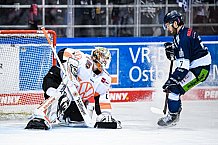 Eishockey, Herren, DEL, Saison 2021-2022, 39. Spieltag, Straubing Tigers - Grizzlys Wolfsburg,  18.02.2022