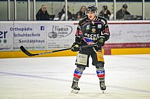 Herren, Eishockey, Oberliga-Süd, Saison 2021-2022, 35. Spieltag, Deggendorfer SC - ECDC Memmingen Indians,  04.02.2022