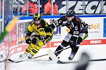 Eishockey, Herren, DEL, Saison 2020-2021, Straubing Tigers - Krefeld Pinguine, 07.04.2021