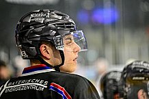 Herren, Eishockey, Oberliga-Süd, Saison 2021-2022, 35. Spieltag, Deggendorfer SC - ECDC Memmingen Indians,  04.02.2022